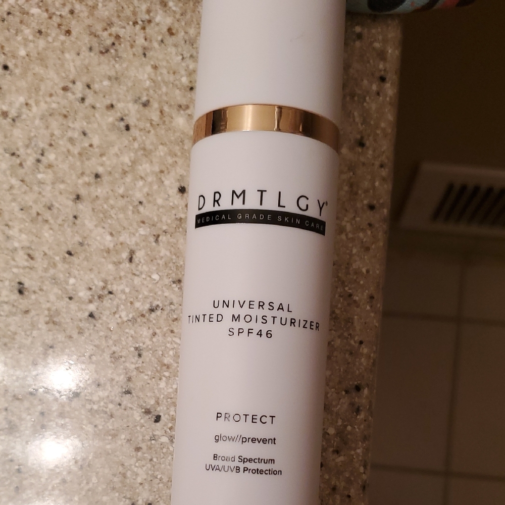 DRMTLGY Tinted Moisturizer SPF 5 New